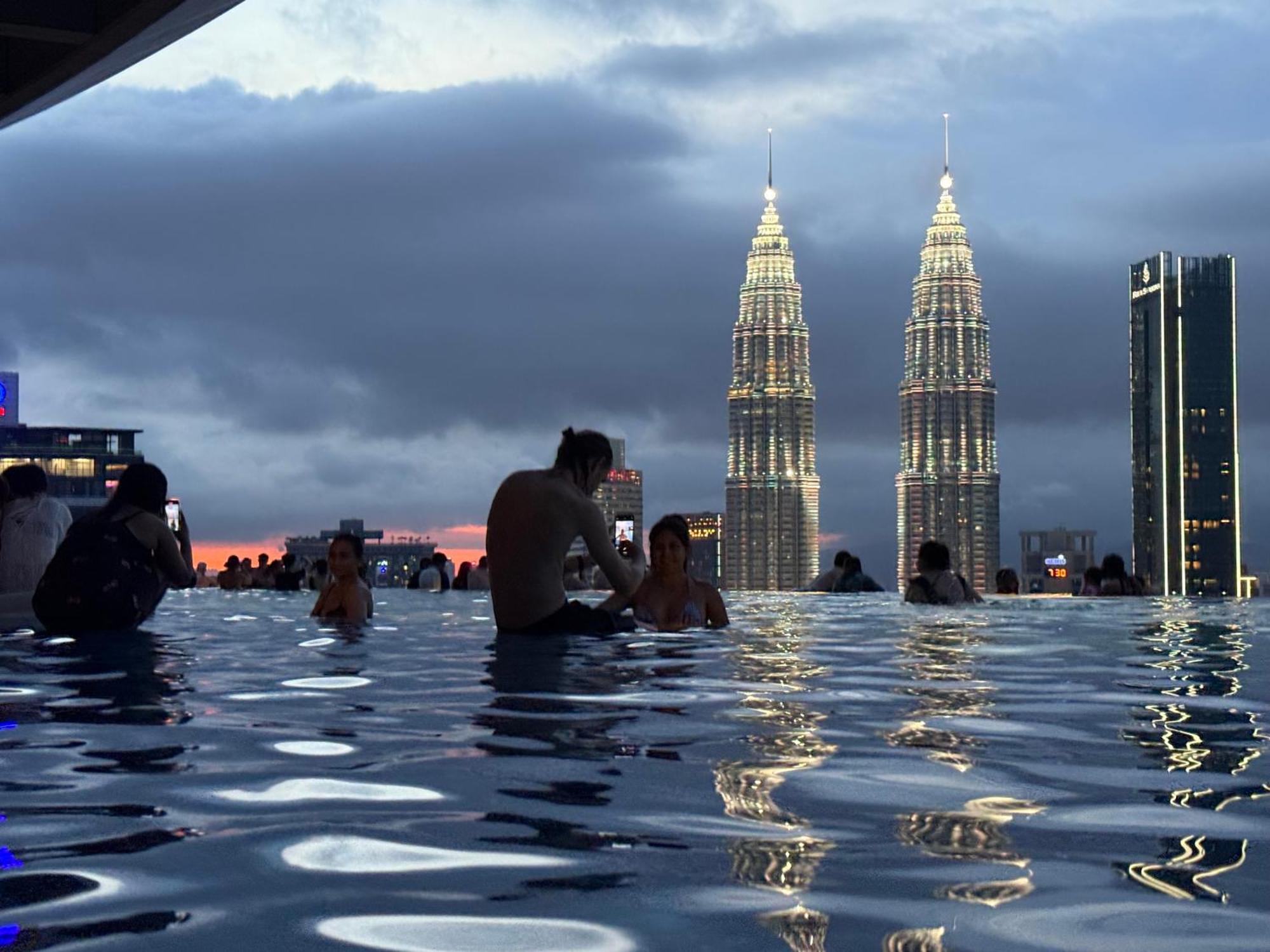 Eaton Sky Residences Klcc * Kuala Lumpur