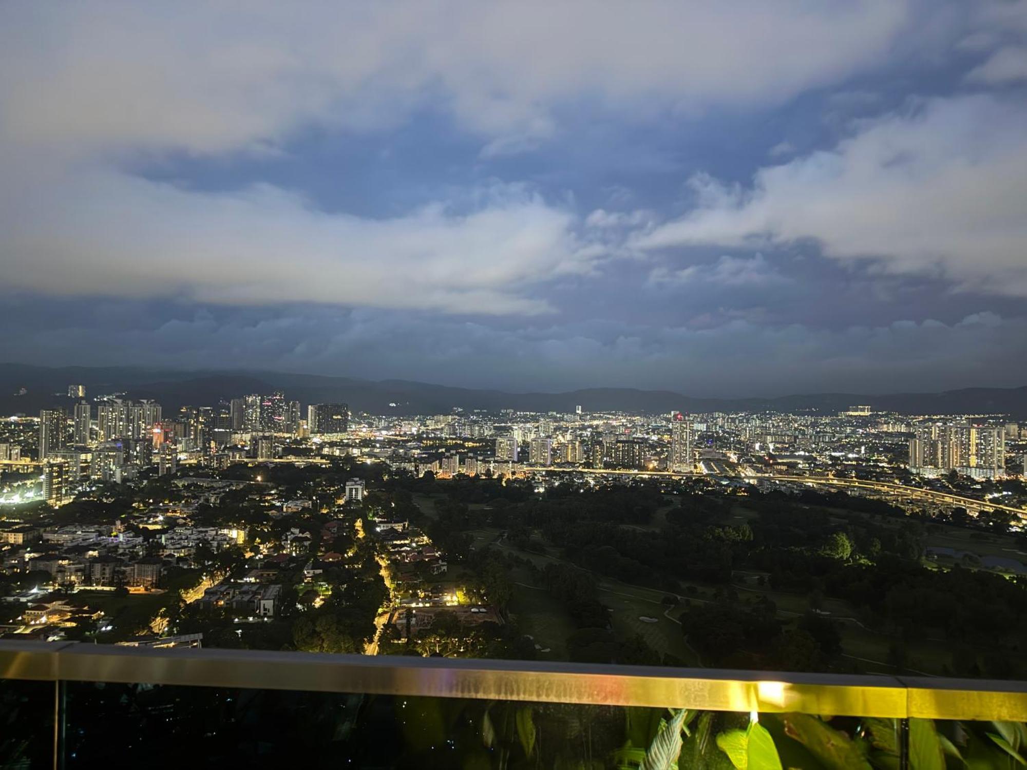 Pangsapuri Eaton Sky Residences Klcc Kuala Lumpur